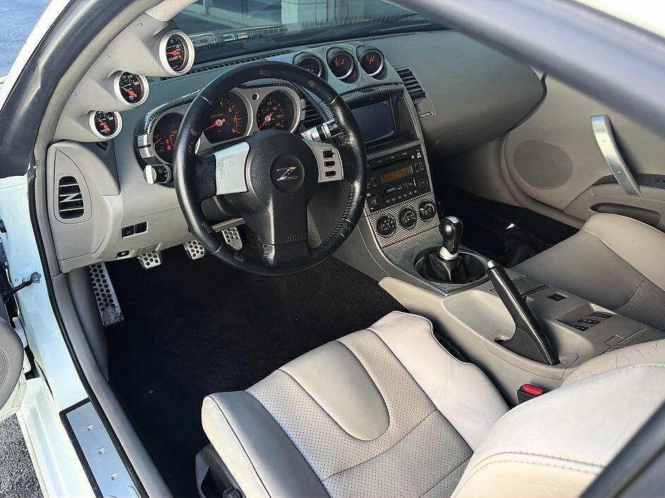 Used 2003 Nissan 350Z Touring RWD image 4
