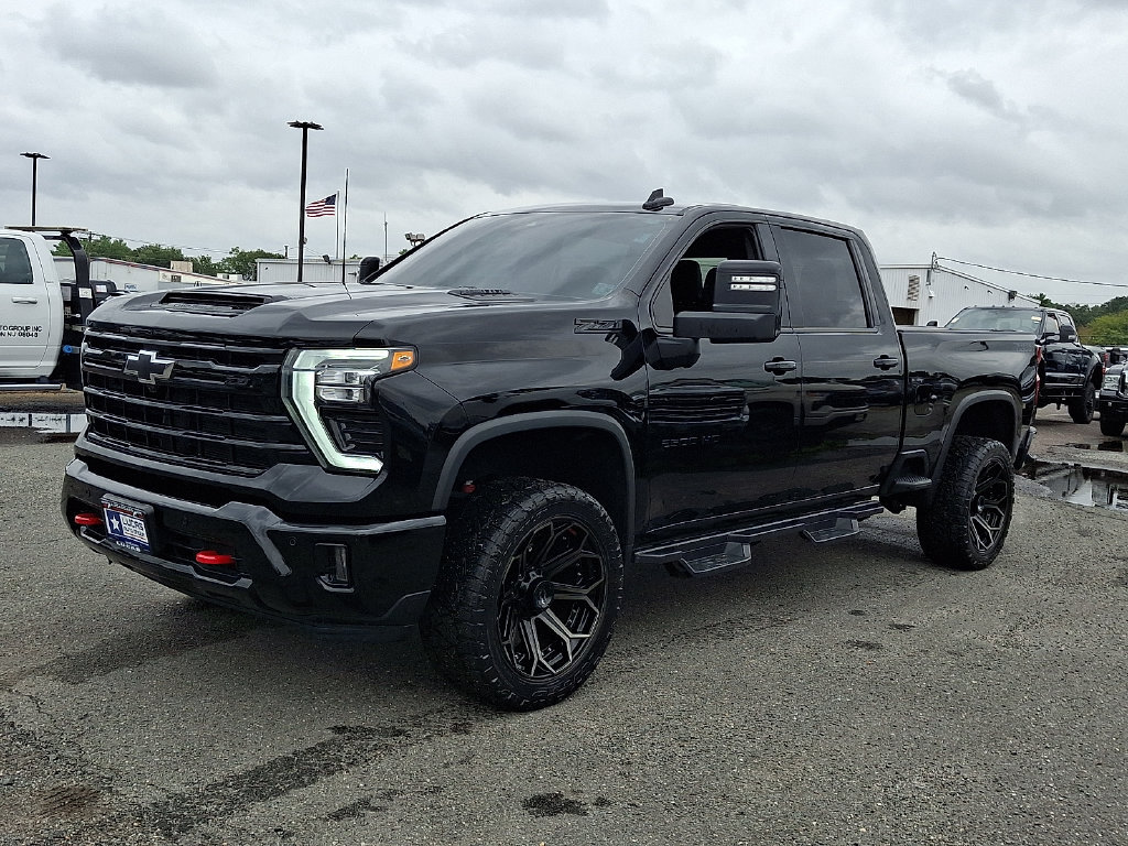 Used 2025 Chevrolet Silverado 2500 LTZ w/ Trail Boss Package AWD/4WD image 6