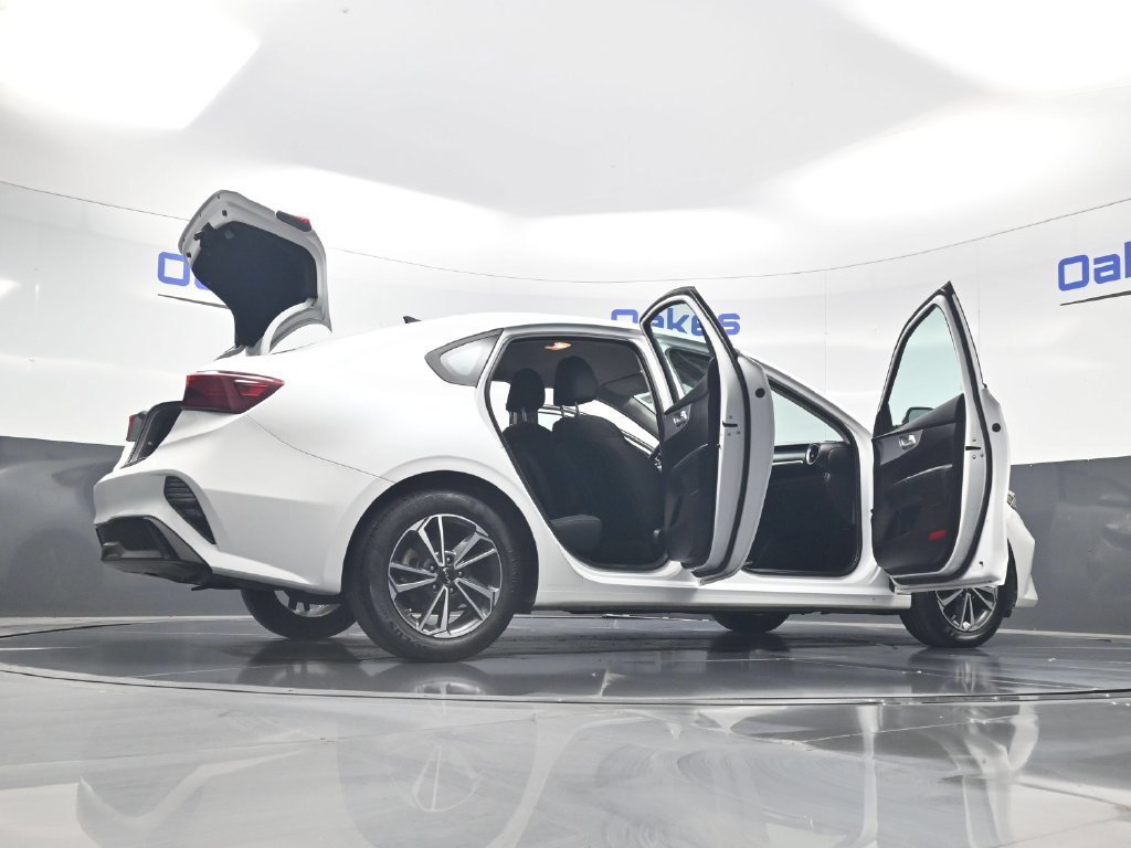 Certified 2023 Kia Forte LXS w/ LXS Technology Package FWD image 56