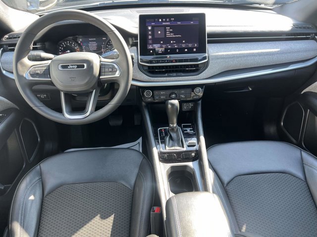 Used 2024 Jeep Compass Latitude image 13