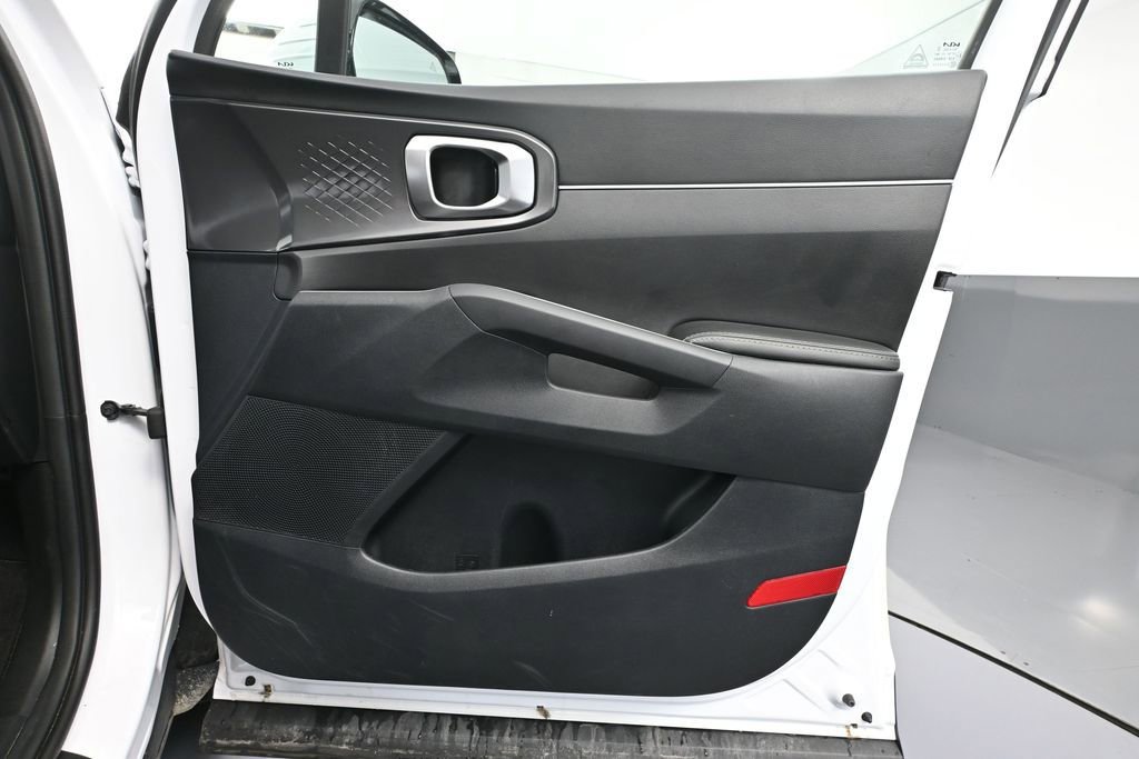 Used 2023 Kia Sorento LX AWD/4WD image 45