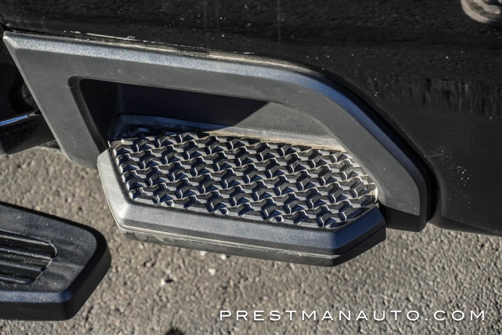 Used 2025 Chevrolet Silverado 3500 High Country w/ Technology Package image 24