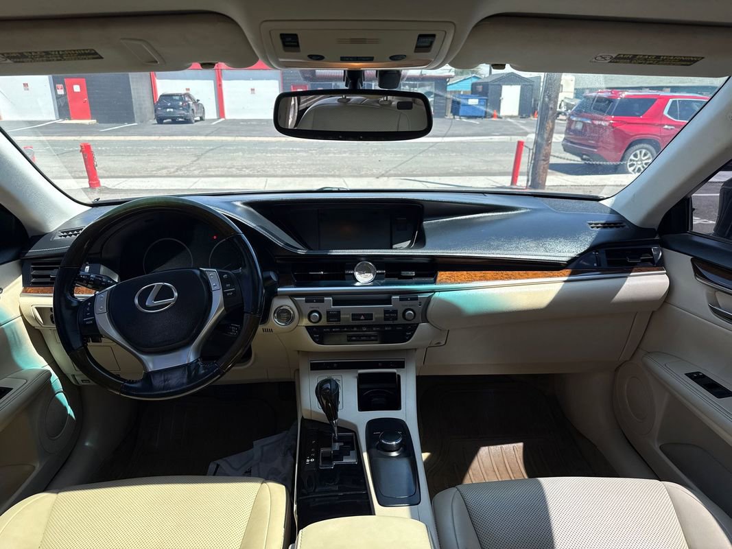 Used 2015 Lexus ES 350 w/ Premium Package FWD image 16