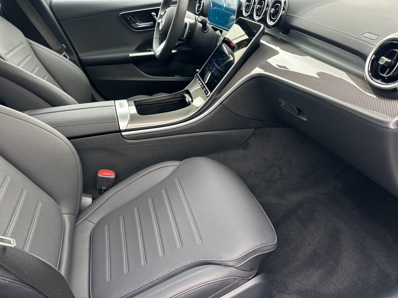 New 2026 Mercedes-Benz C 300 4MATIC Sedan image 15