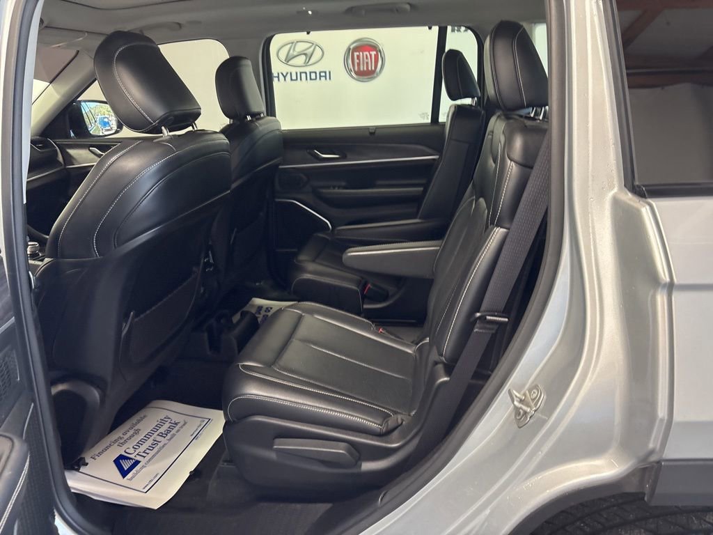 Used 2021 Jeep Grand Cherokee L Limited w/ Luxury Tech Group II image 15