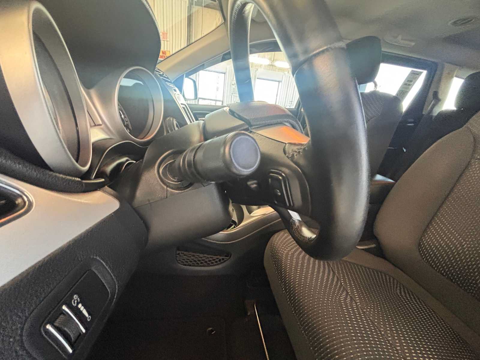 Used 2019 Dodge Journey SE w/ Connectivity Group FWD image 14