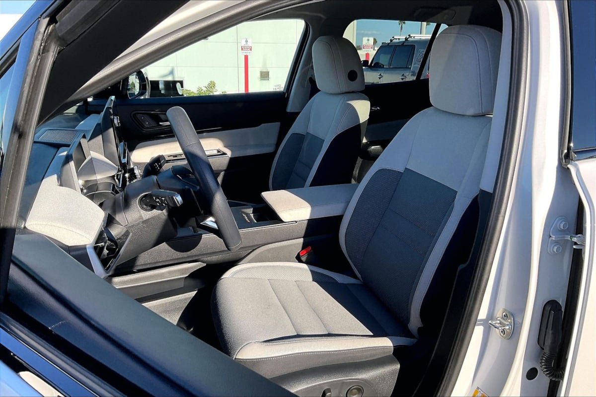 Used 2024 Honda Prologue EX image 25