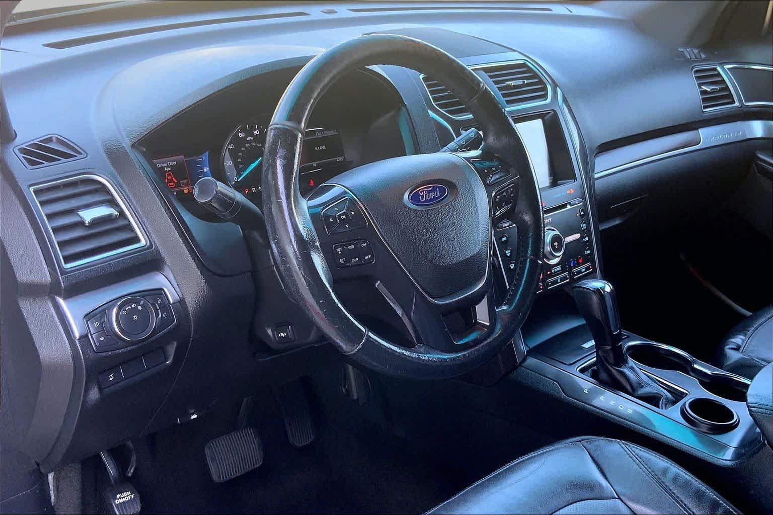 Used 2016 Ford Explorer Limited FWD image 18