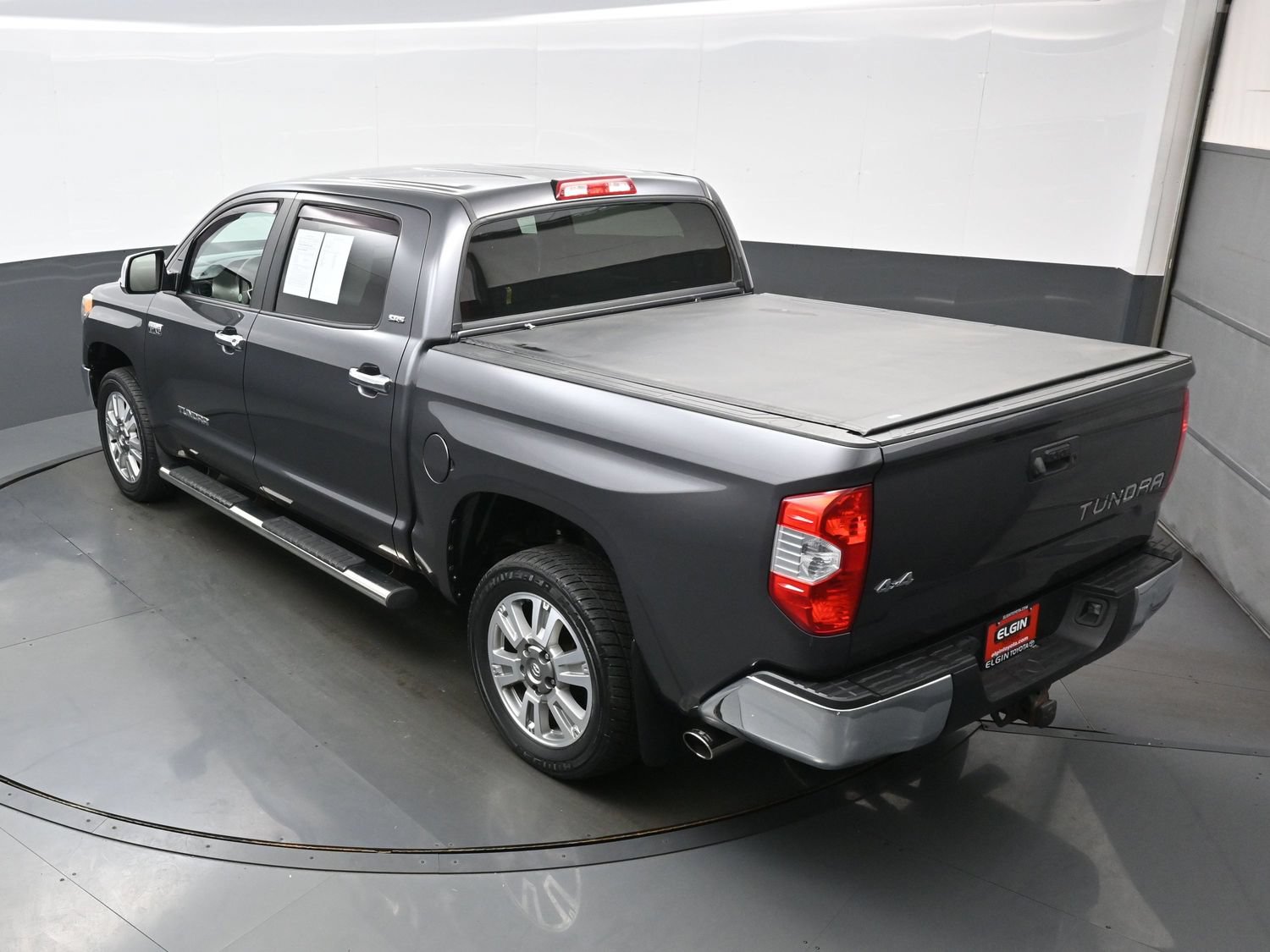 Used 2017 Toyota Tundra SR5 w/ SR5 Upgrade Package AWD/4WD image 39