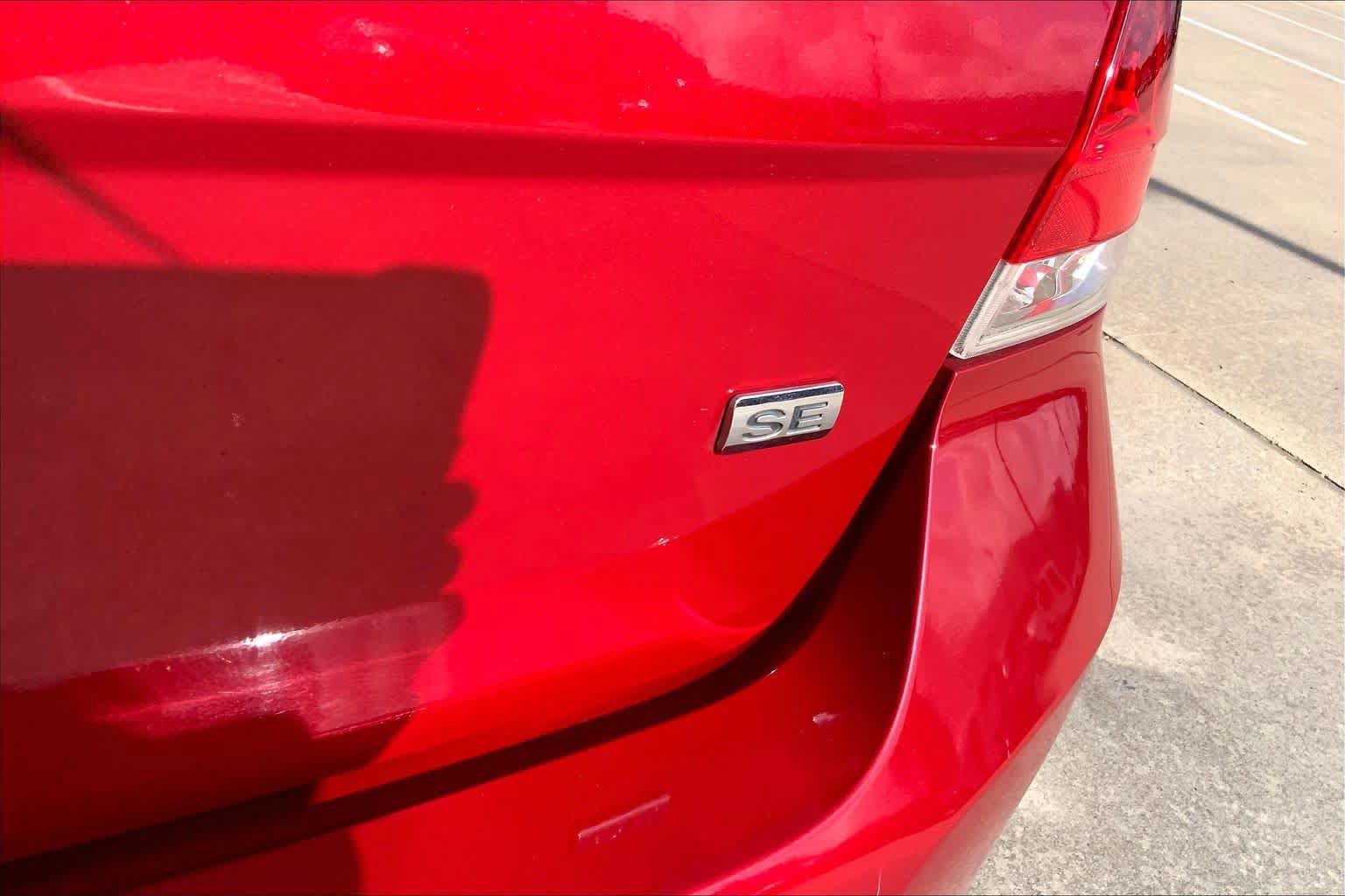 Used 2010 Ford Focus SE FWD image 9
