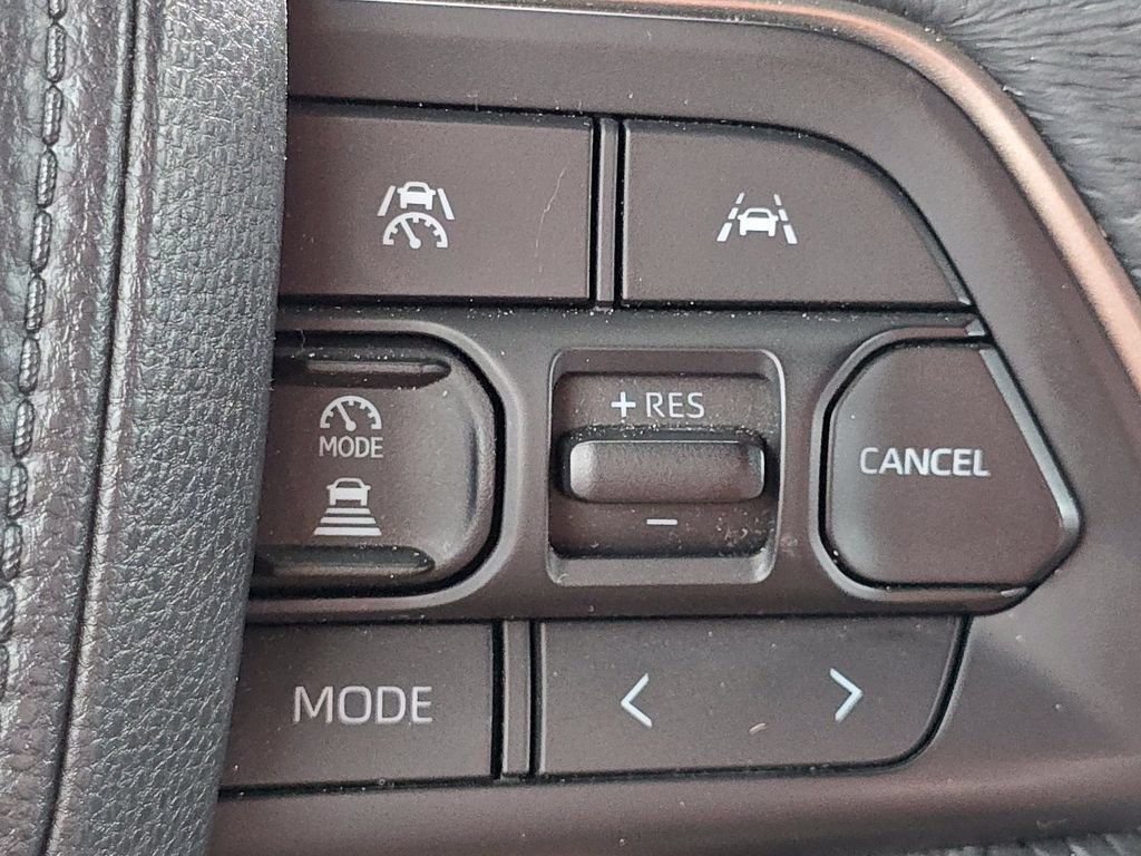 Used 2024 Toyota Tacoma TRD Sport AWD/4WD image 32