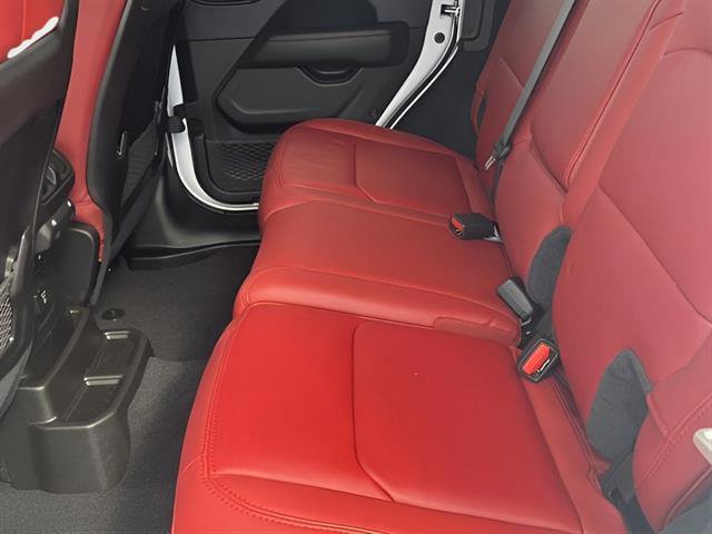 Used 2024 Jeep Wrangler Unlimited Rubicon 392 image 9