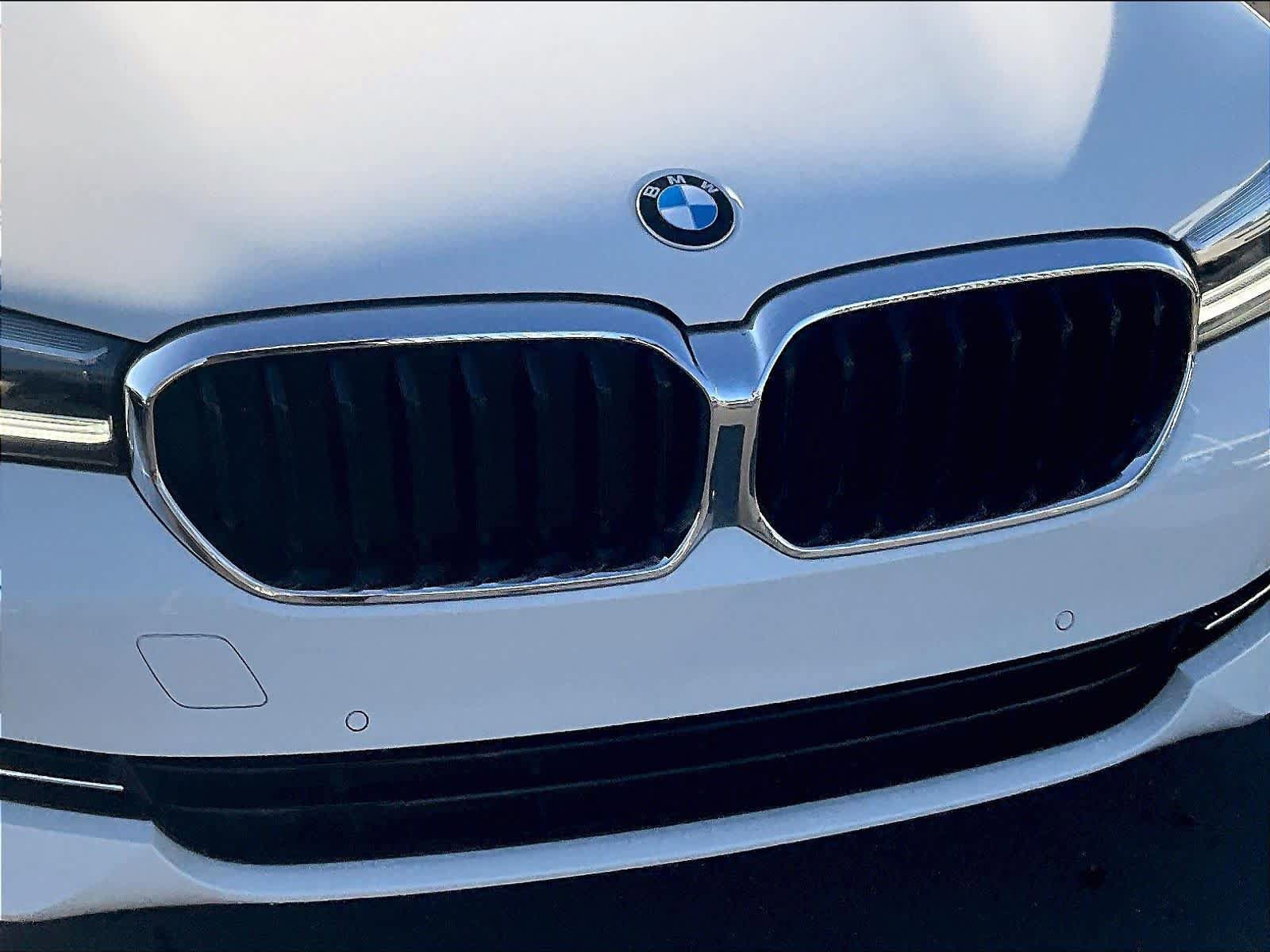 Used 2023 BMW 540i w/ Premium Package image 34