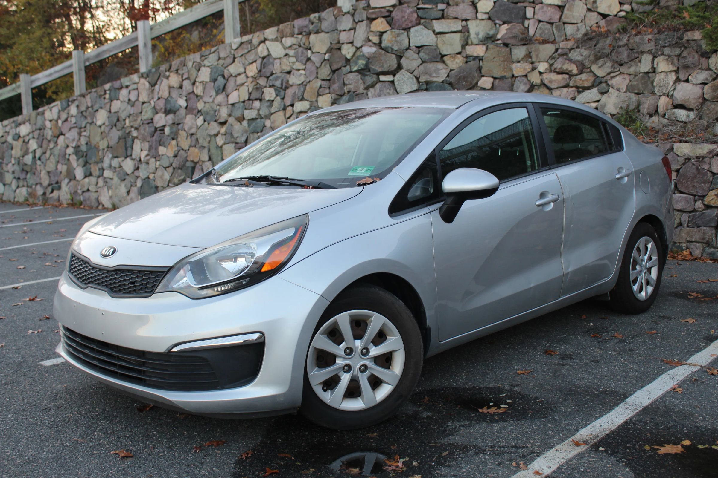 Used 2016 Kia Rio LX image 2