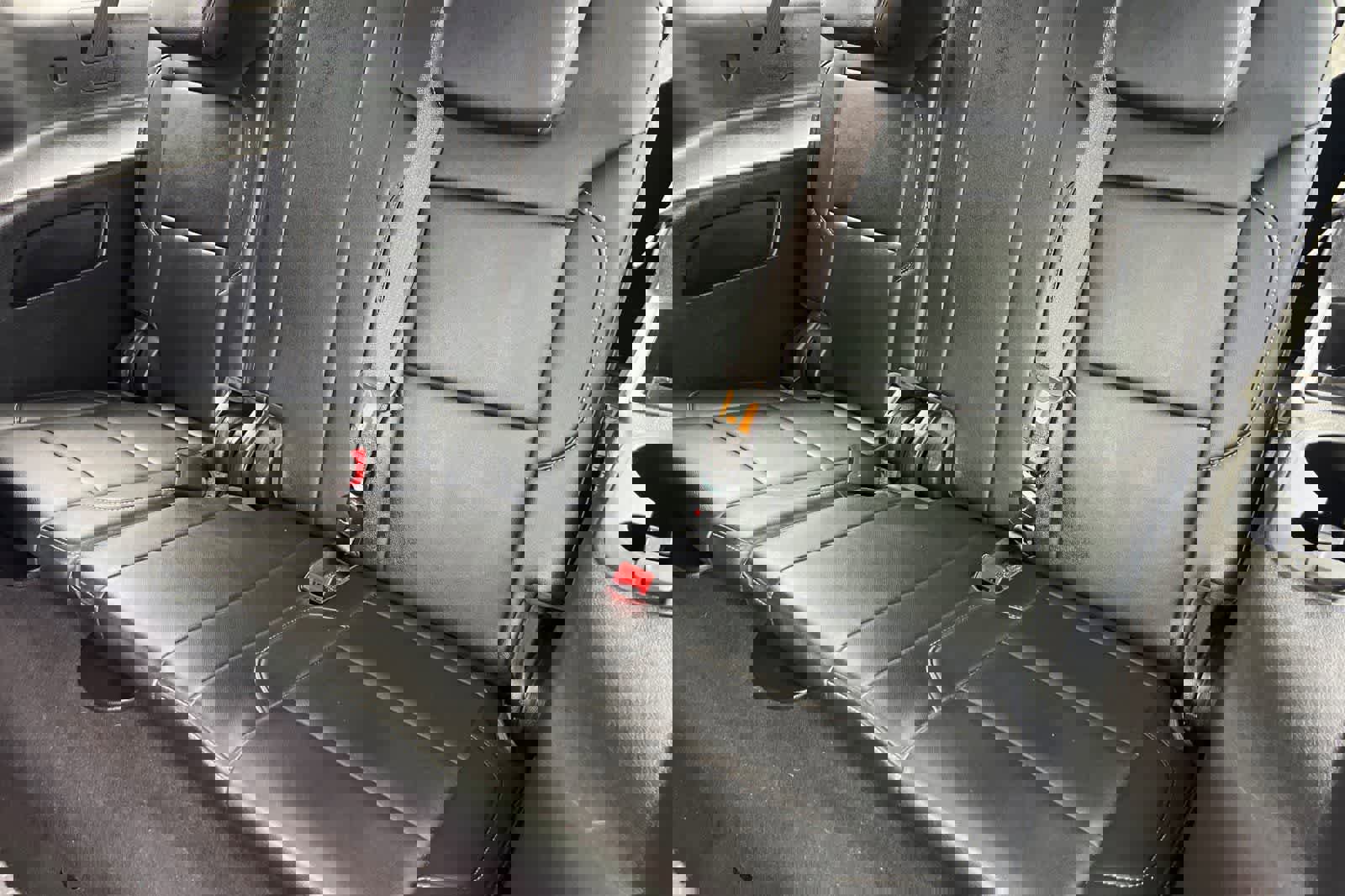 Used 2019 Chevrolet Suburban LT image 18