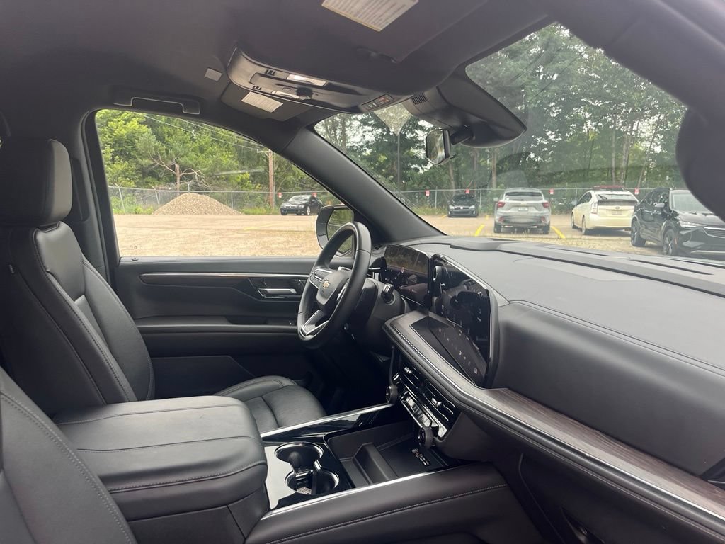 Used 2025 Chevrolet Tahoe LT AWD/4WD image 41