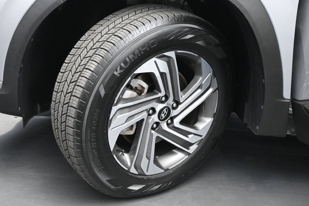 Used 2023 Hyundai Santa Fe SE w/ Cargo Package AWD/4WD image 19