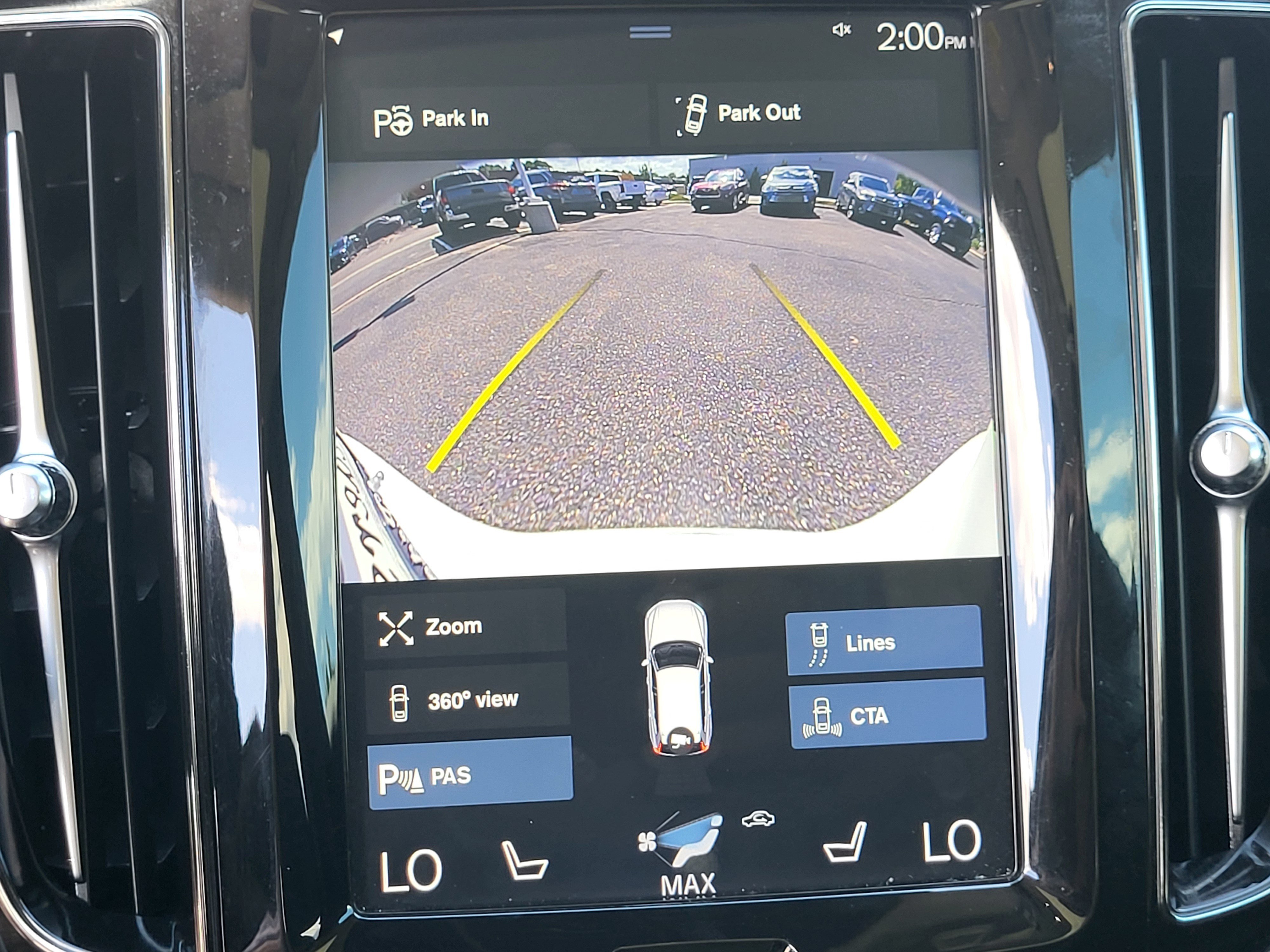 Used 2019 Volvo XC60 T6 Momentum w/ Advanced Package AWD/4WD image 17