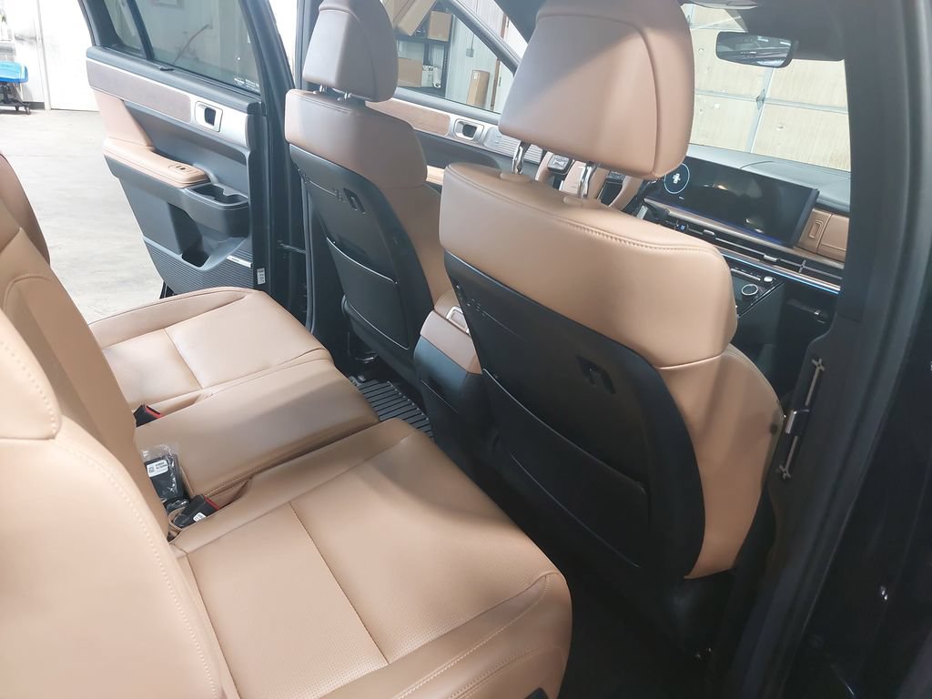 Certified 2026 Hyundai Santa Fe Limited AWD/4WD image 11