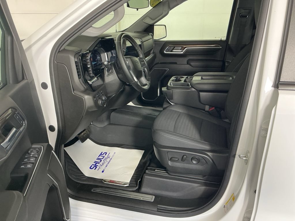 Used 2024 Chevrolet Silverado 1500 RST AWD/4WD image 13