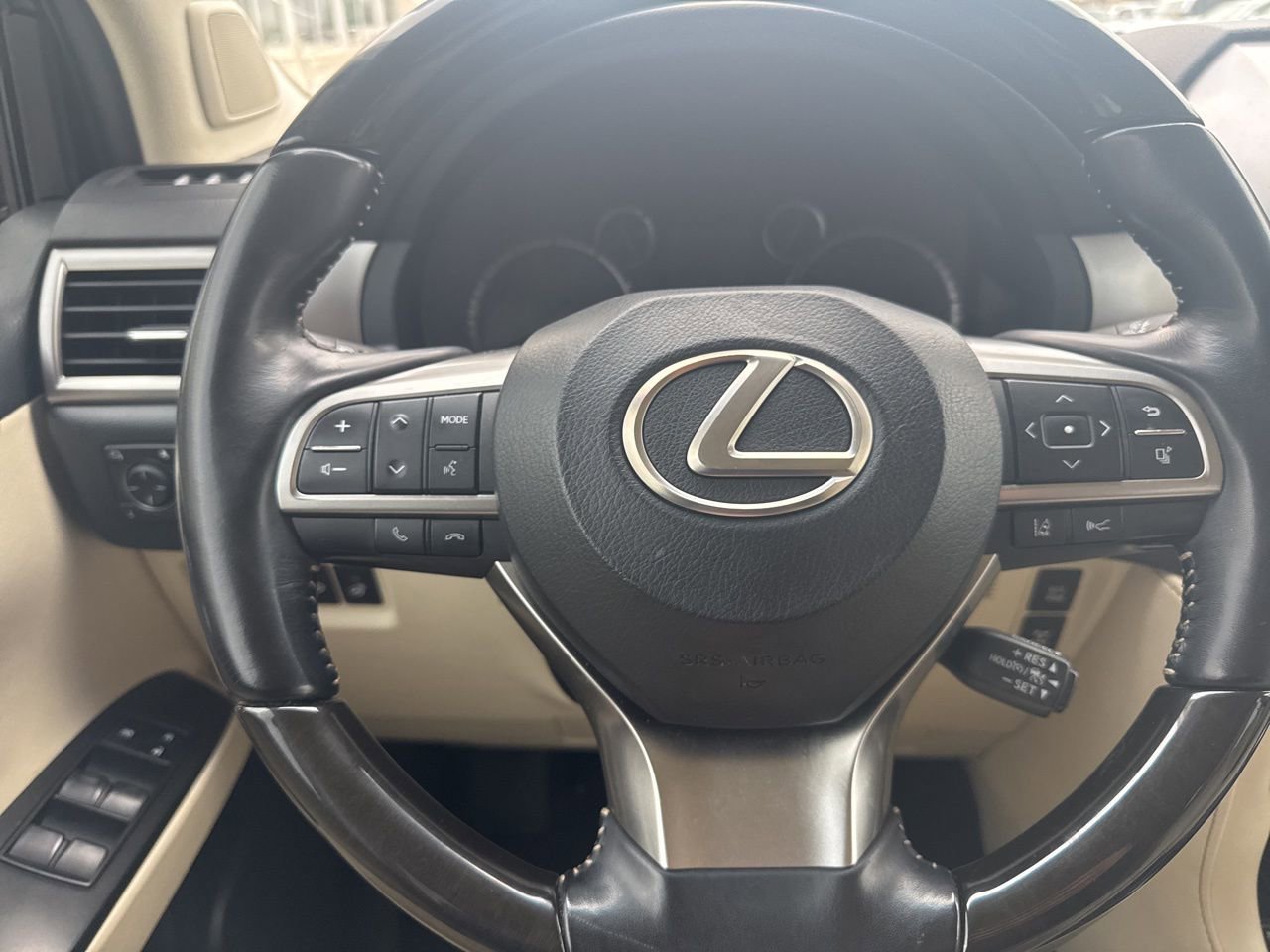 Used 2022 Lexus GX 460 Luxury w/ Off Road Package image 10