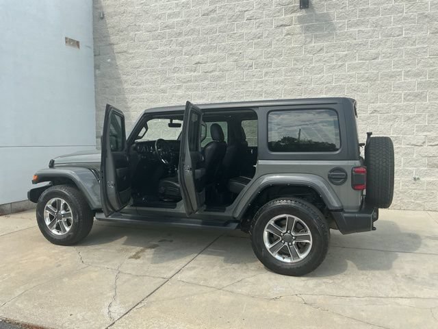 Used 2021 Jeep Wrangler Unlimited Sahara AWD/4WD image 13