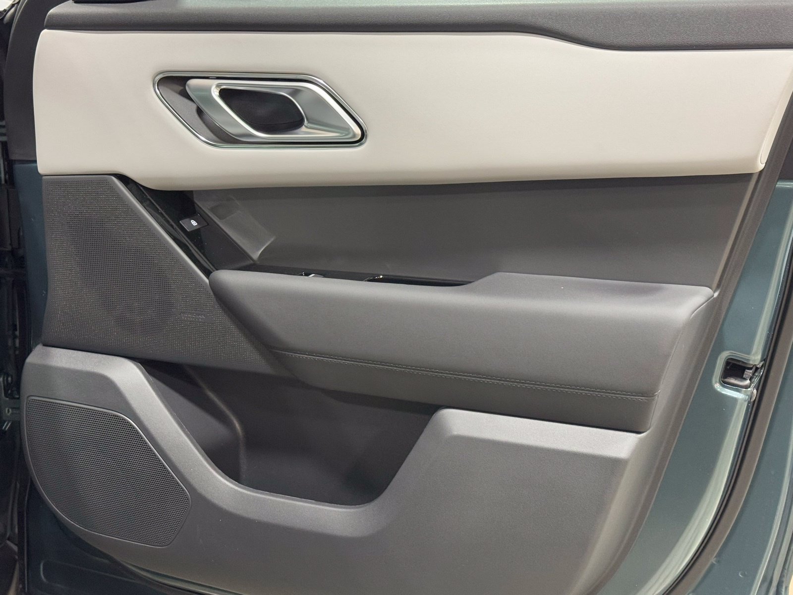 New 2026 Land Rover Range Rover Velar S AWD/4WD image 45