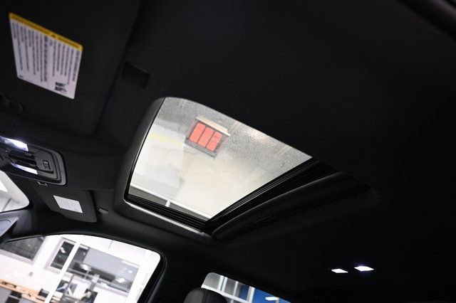 Used 2019 Chevrolet Silverado 1500 High Country w/ Technology Package image 21