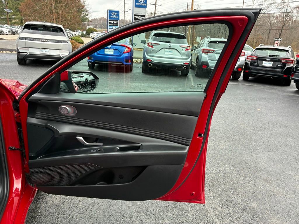 Used 2023 Hyundai Elantra SEL w/ Convenience Package image 41