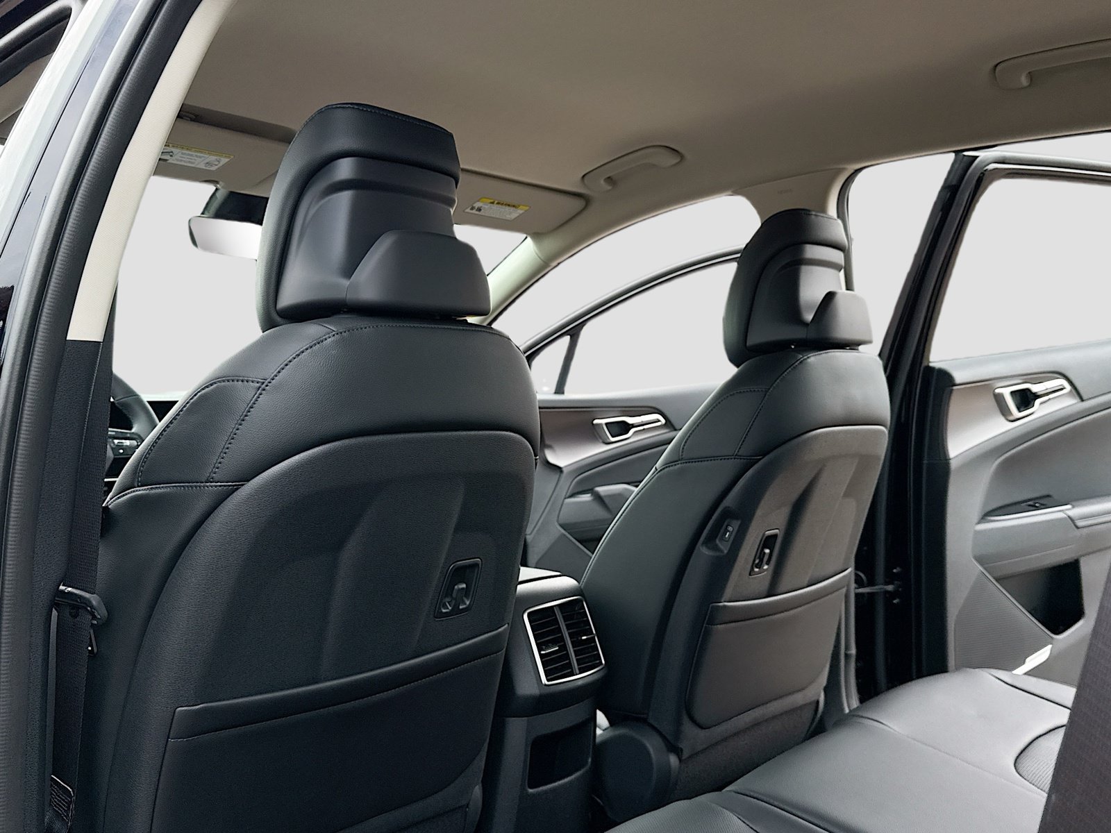 New 2026 Kia Sportage EX FWD image 6