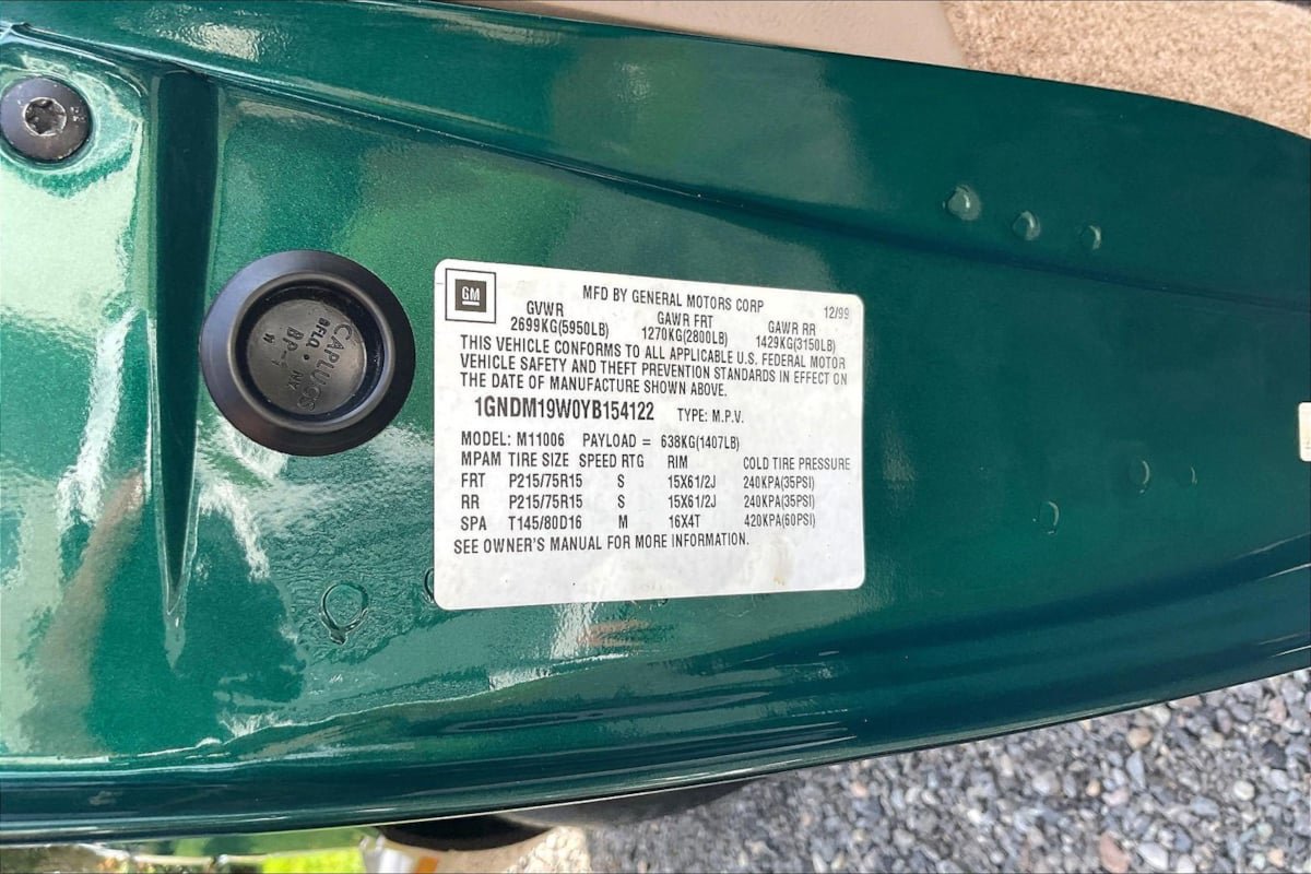 Used 2000 Chevrolet Astro Passenger RWD image 16