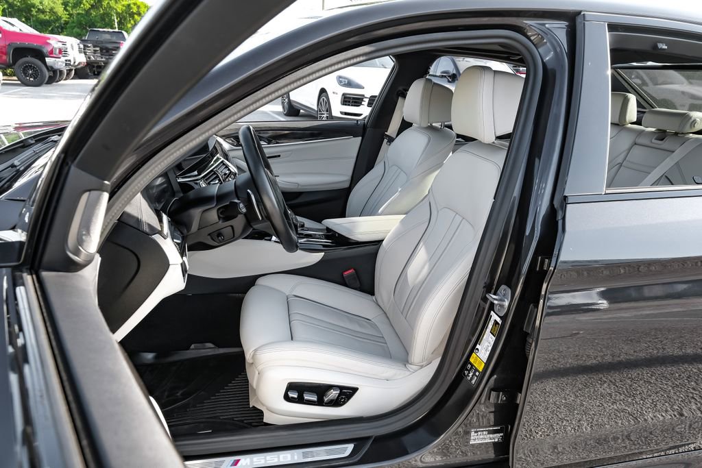 Used 2023 BMW M550i xDrive w/ Dynamic Handling Package AWD/4WD image 33
