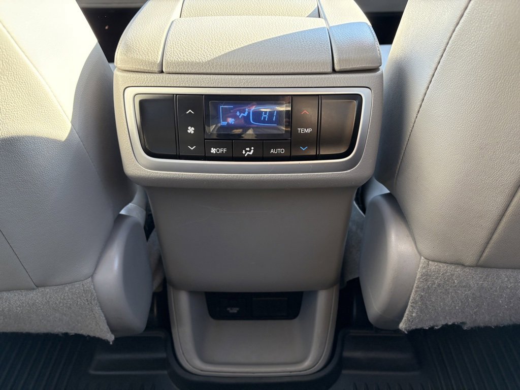 Used 2017 Toyota Highlander XLE image 15
