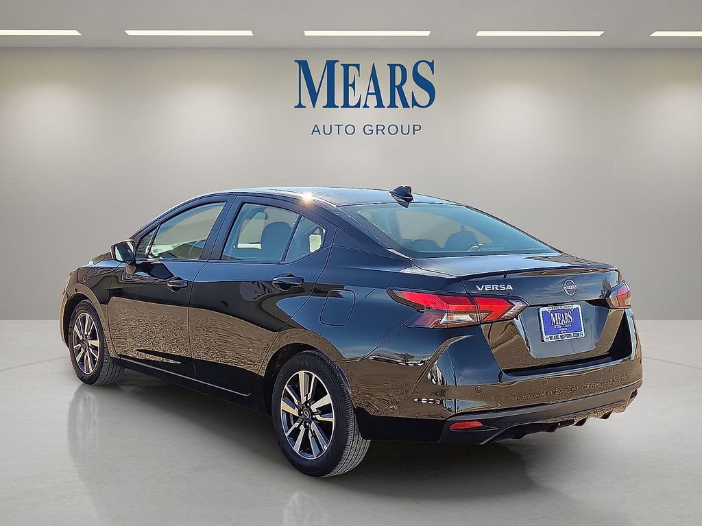 Used 2025 Nissan Versa SV image 3