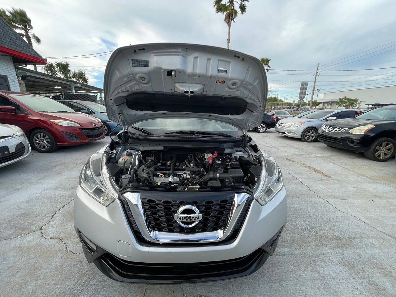 Used 2020 Nissan Kicks S FWD image 11
