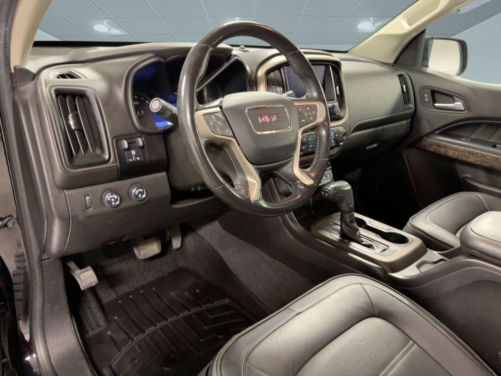 Used 2021 GMC Canyon Denali image 3