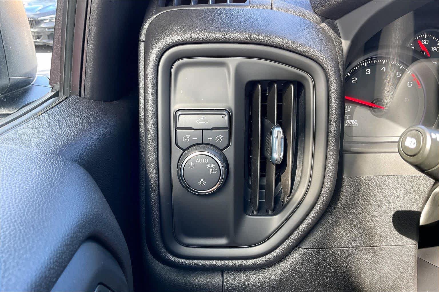 Used 2023 Chevrolet Silverado 1500 Custom RWD image 32
