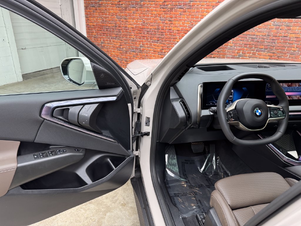 Certified 2025 BMW X3 xDrive30i w/ Premium Package AWD/4WD image 9