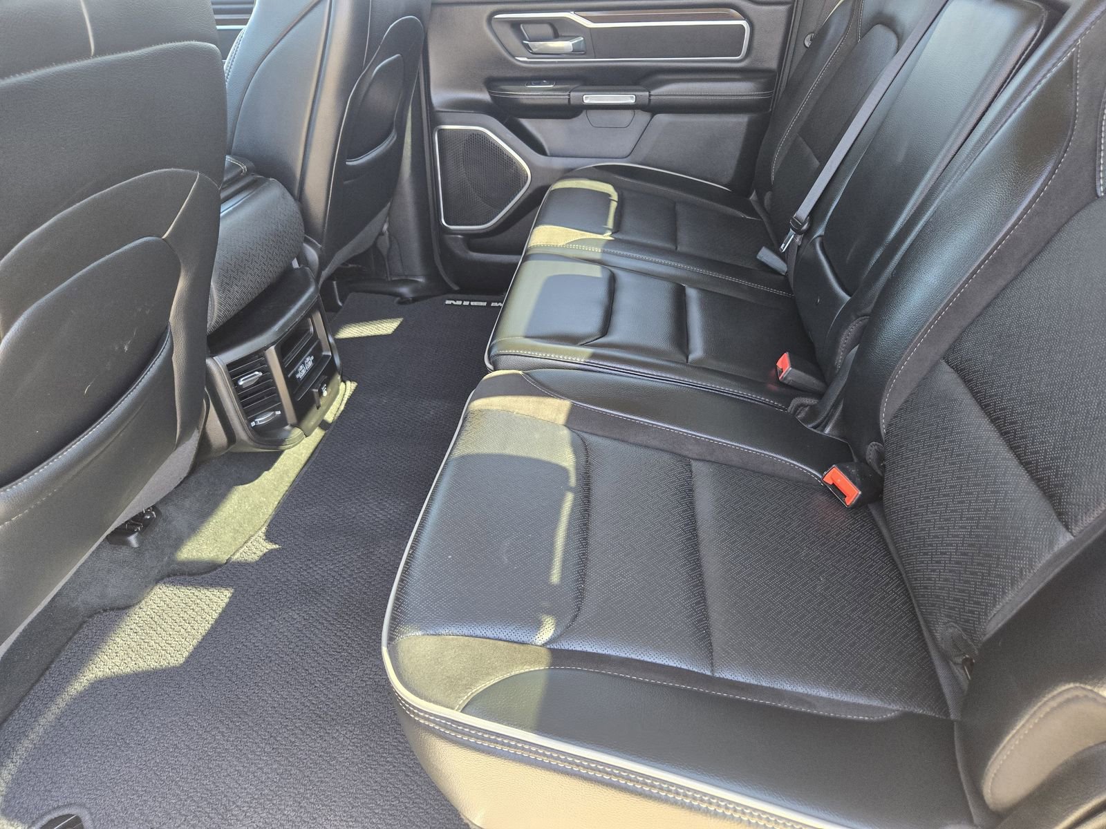 Used 2021 RAM 1500 Laramie w/ Off Road Group image 33