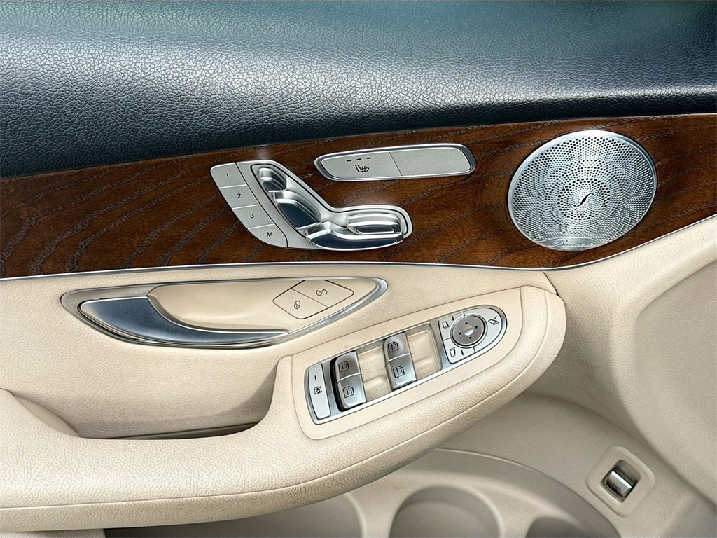 Used 2018 Mercedes-Benz GLC 300 4MATIC w/ Multimedia Package image 19