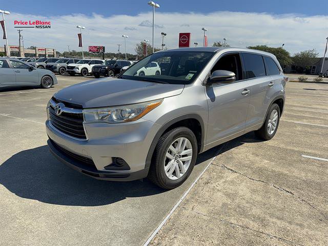 Used 2016 Toyota Highlander LE FWD image 4