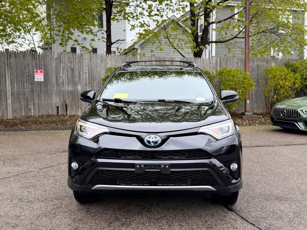 Used 2018 Toyota RAV4 SE AWD/4WD image 9