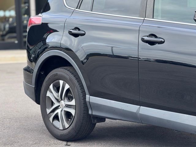 Used 2016 Toyota RAV4 LE image 5