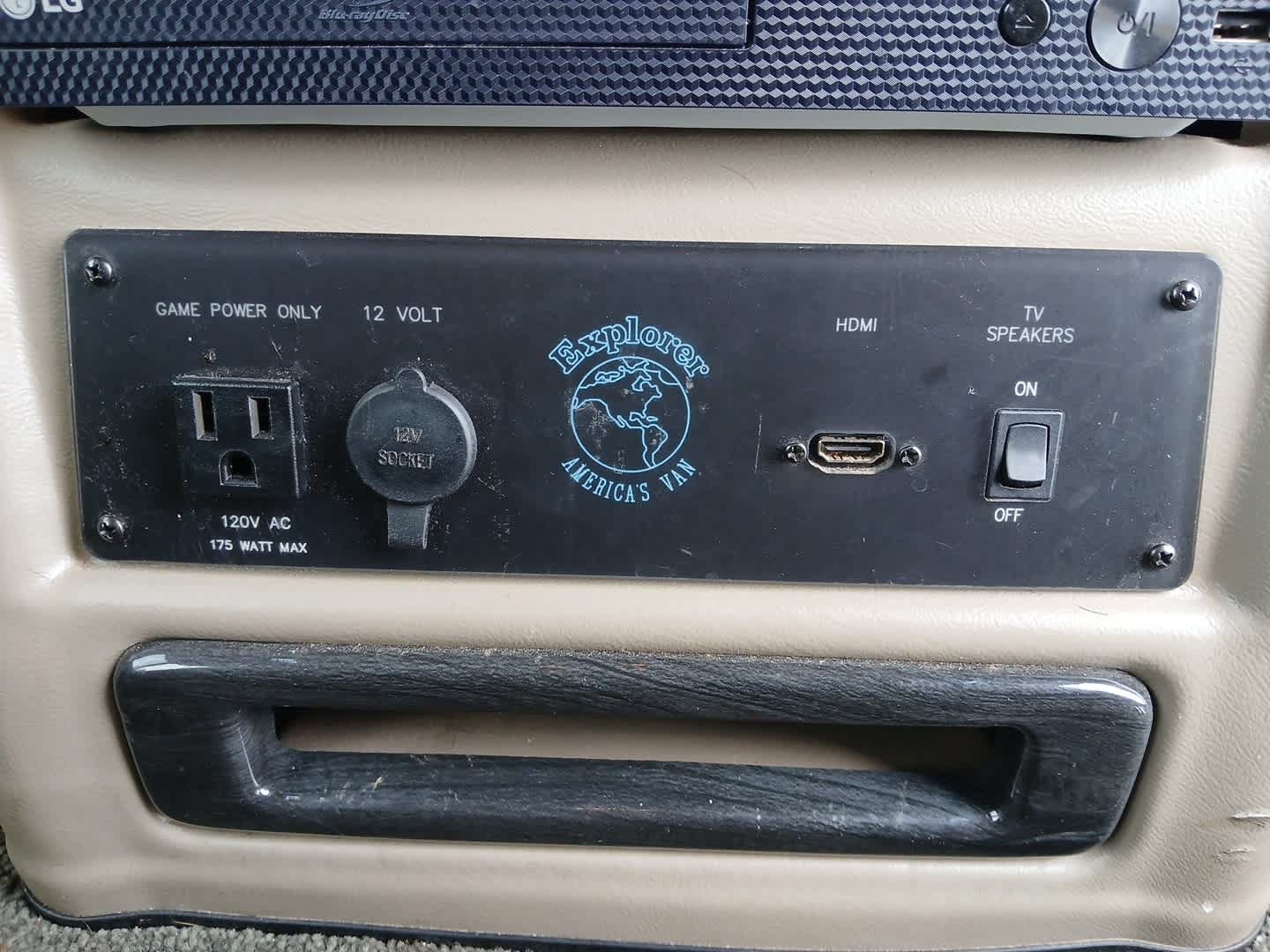 Used 2021 Chevrolet Express 2500 w/ Enhanced Convenience Package RWD image 70