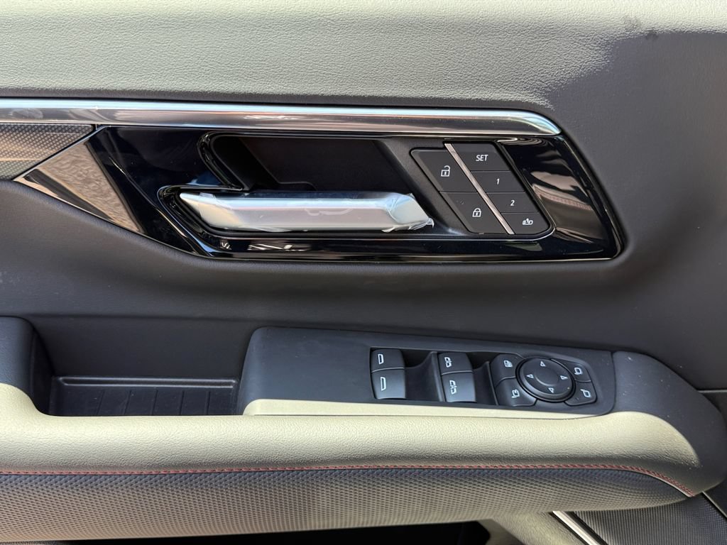 New 2026 Chevrolet Suburban RST AWD/4WD image 11