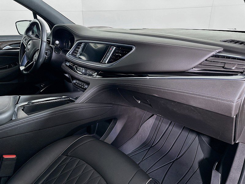 Used 2023 Buick Enclave Avenir w/ Avenir Technology Package image 32
