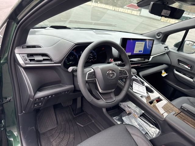 New 2026 Toyota Sienna Platinum AWD/4WD image 13