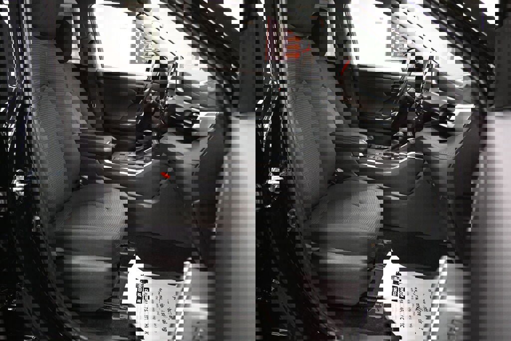 Certified 2023 Toyota Highlander L image 24