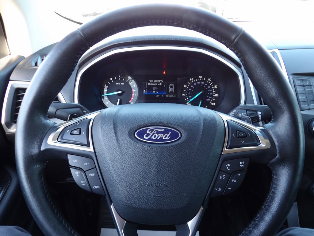 Used 2018 Ford Edge SEL image 13