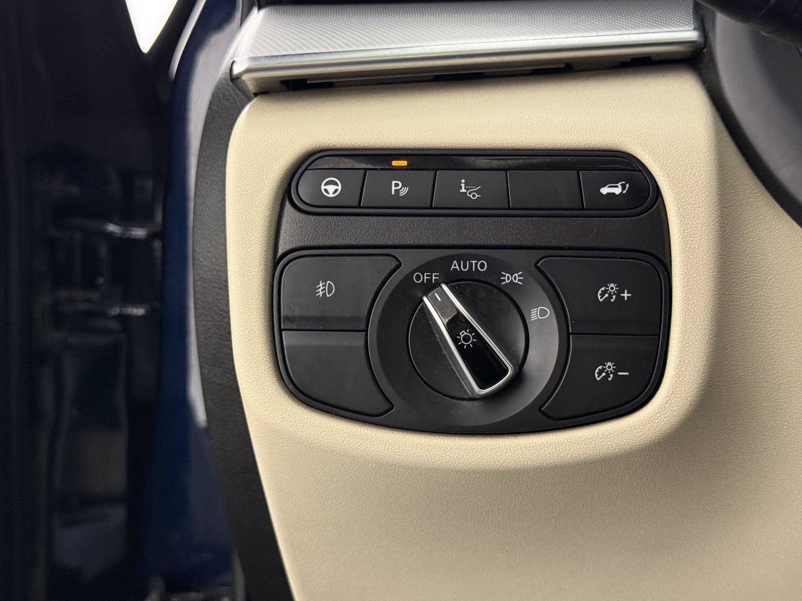 Used 2021 INFINITI QX50 Sensory w/ Cargo Package image 16